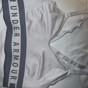 Under armor sports bra. Stretchy + comfortable